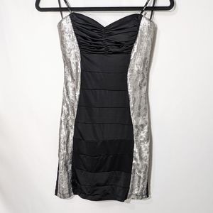 XOXO Strapless Body Contour Minidress | Black | Small